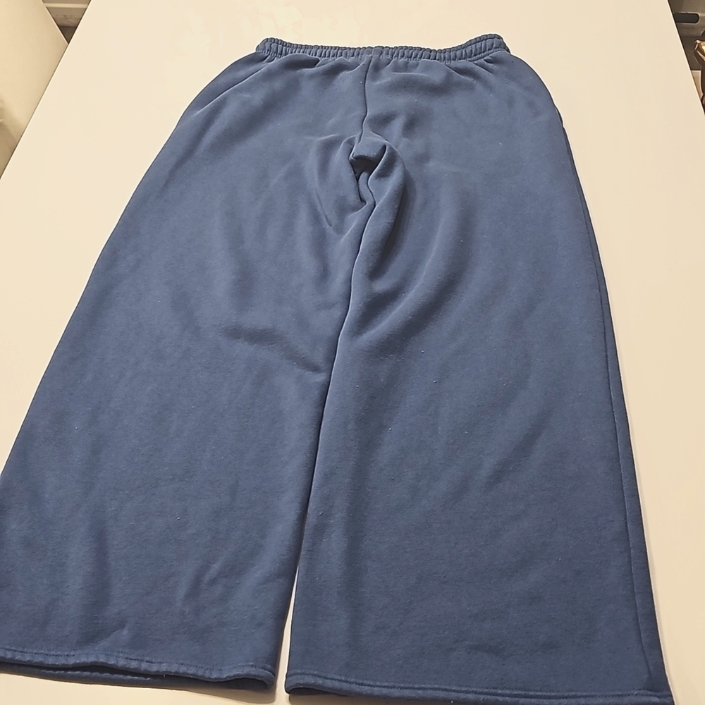 Sweatpants - Picture 2 of 4